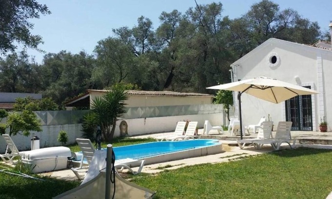 Kavos Villa | Charming 2-bedroom villa with WiFi, AC in tranquil near Kavos, Lefkimmi