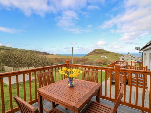 Mwnt Casa | Llaethdy