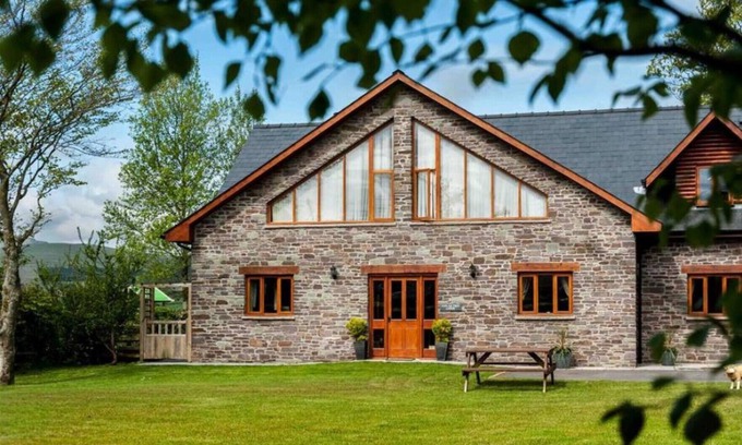 Brecon Casa | Llety Llyn y Fan - Cinco Habitaciones Casa, Capacidad 10