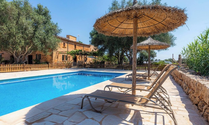 Llucmajor Casa | "Llevant" con Wi-Fi, terraza, piscina y jardín compartidos entre 5 propiedades