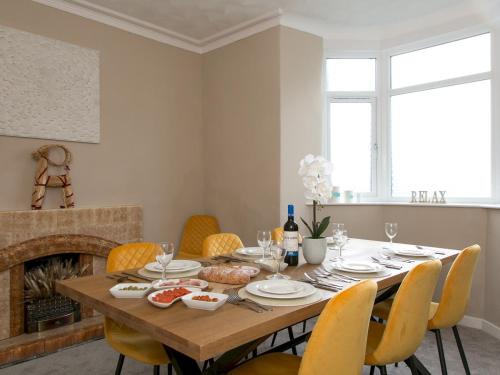 Amlwch Casa | Llys Owain comfortable Cottage Pass the Keys