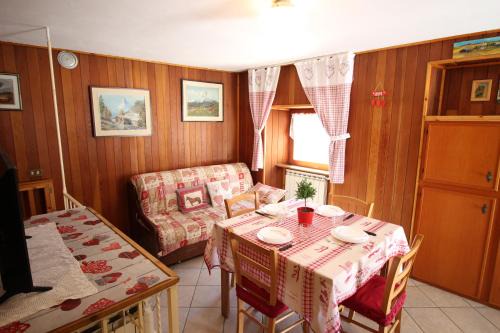 Brusson Apartamento | Lo Stambecco Holiday Apartment - Affitti Brevi Italia