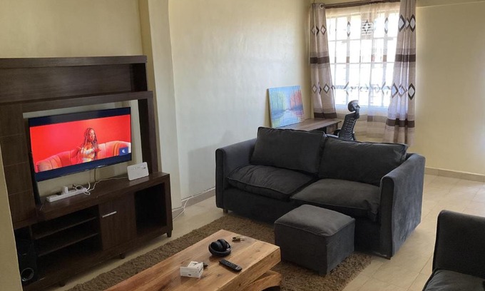 Kakamega Apartamento | 'Local Host' accessible 1br with fast WiFI, Smart TV, Netflix..an many more
