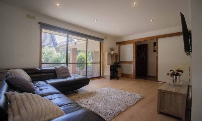 Canadian Casa | Located across from Sovereign Hill, this 3-bedroom home is perfect for families or travellers