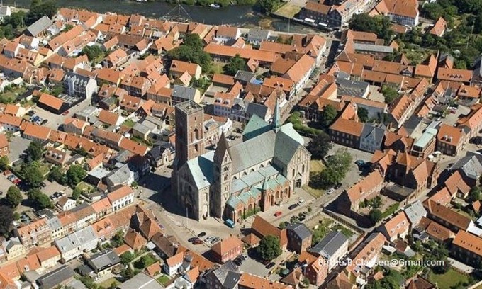 Ribe Cama Y Desayuno | Situado centralmente en el corazón del casco antiguo de Ribe. No hay necesidad de conducir aquí.