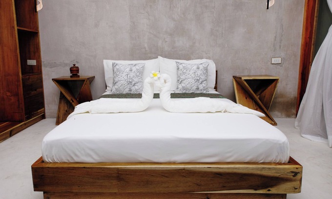 Catangnan Casa | Located in Central General Luna, Close to Beaches, Dining, and Attractions
