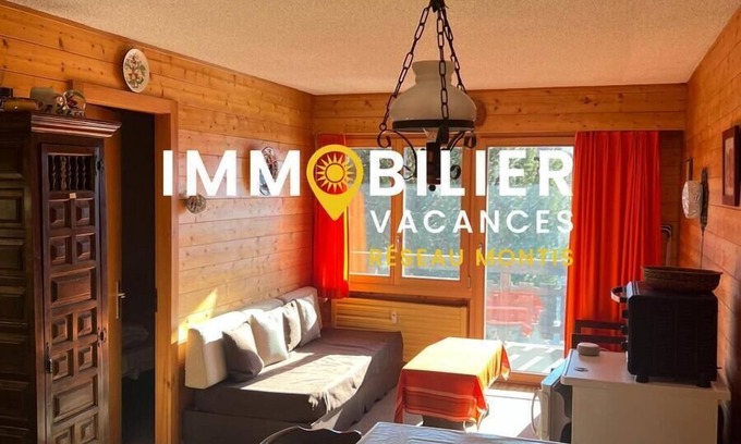 Chandolin Apartamento | Located in the heart of Chandolin, one of Europe's highest villages, the apartment is ideal for 1 co