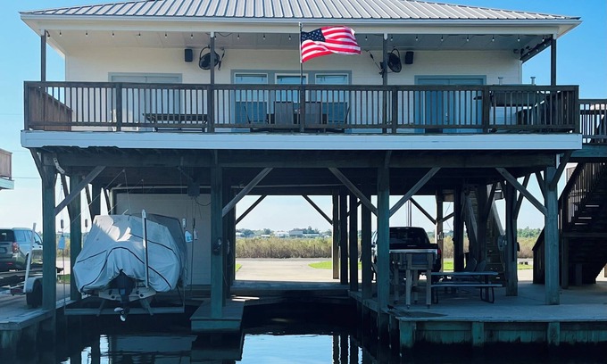 Hackberry Casa | El campo en privado por el canal 411 de Lake Breeze