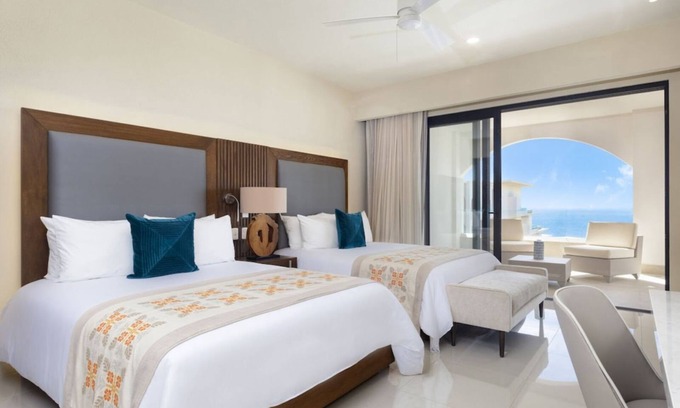 San Jose del Cabo Complejo | Located on the Pristine Tequila Cove Beach