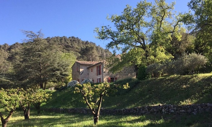 Menerbes Villa | Situado bonita villa provenzal con casa de huéspedes y piscina grande en Menerbes