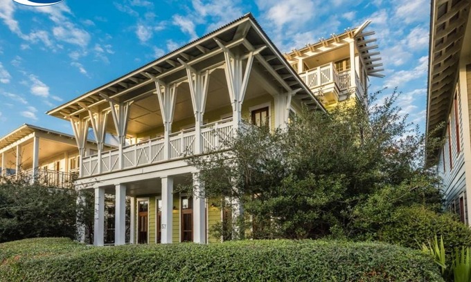 Beach District Casa | Located right on 30A, '57 Western Lake Drive' is a 6BR/6.5BA Home + Carriage House