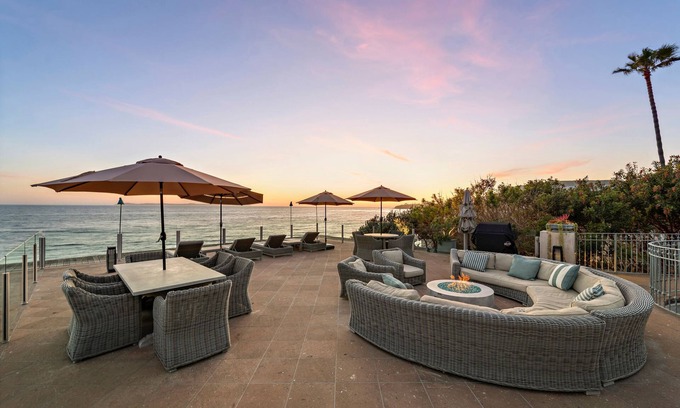 Laguna Beach Villa | Location direct beach access stroll to main beach swim kayak+