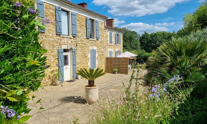 Thouarsais-Bouildroux Casa | UBICACIÓN DE UNA CASA RURAL, TRANQUILA, EN LA VENDEEN BOCAGE