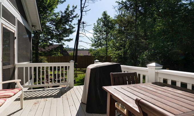 Cashiers Cabaña | Location is 5 minutes to the Crossroads of Cashiers!!