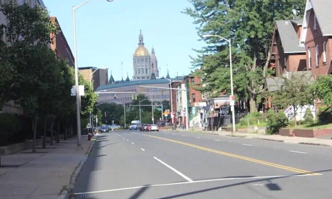 Hartford Apartamento | Location, is the key for this 3 bedroom!
