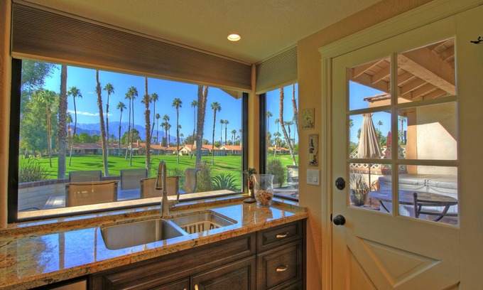 Palm Desert Condominio | Ubicación, ubicación, vistas espectaculares de Mountain & Golf Couse !! Condominio de PD remodelado