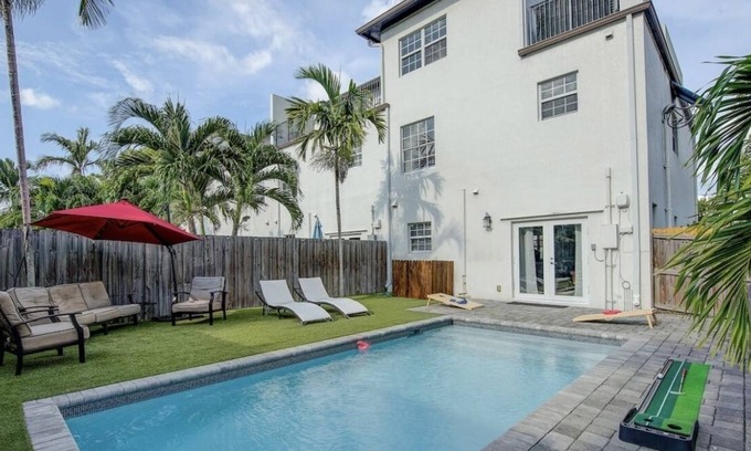 Flagler Village Casa | Location! - Luxury Family Pool Home
