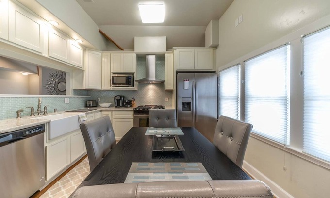 Midtown Sacramento Casa | 1890's Modern Victorian in the heart of Sacramento