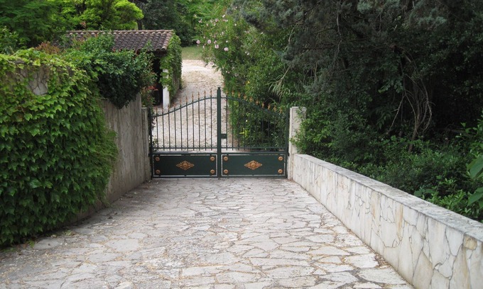 Cuers Casa | Location Saisonnière Piscine Privée
