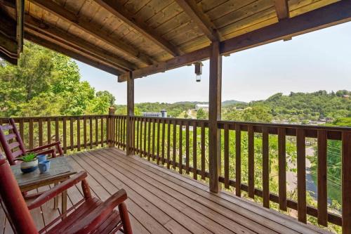 Gatlinburg - Pigeon Forge Casa | Location Smokies Log Cabin Hot Tub Fireplace