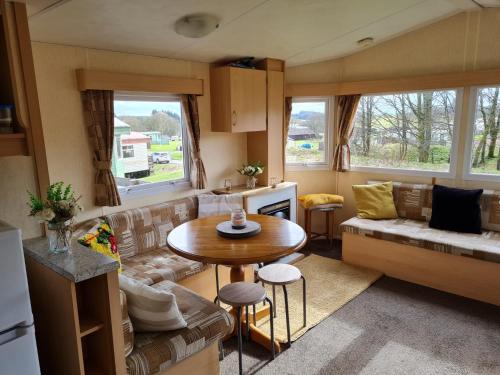 Balminnoch Otro | Loch Heron View