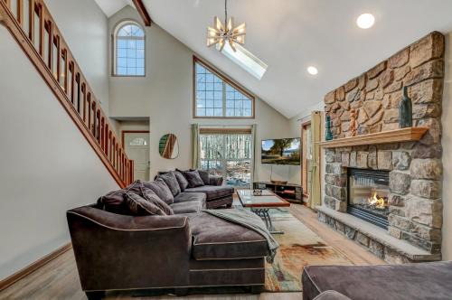 Locust Lake Village Casa | Locust Lake Livin Hot Tubfire Pitskiingpets