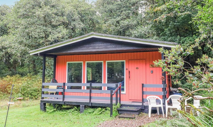 Isle of Arran Cabaña | LODGE 1 "ASH", pet friendly, with a garden in Lamlash, Isle Of Arran