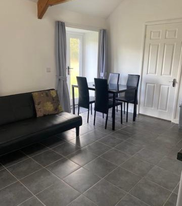 Wick Casa | Lodge 4, The Grange, 53 High Street, Wick, Bristol BS30 5QQ