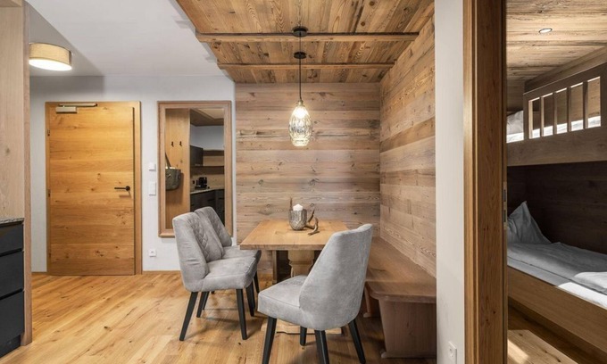 Warth Apartamento | Lodge-Apart 'Widderstein' - Lech Valley Lodge