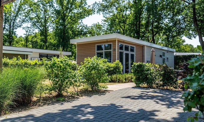 Beekbergen-Zuid Chalet De Esquí | ✓ Lodge at Recreatiepark Beekbergen ✓ Holiday home for 4 persons ✓ Located in Beekbergen (Gelderland) ✓ Holiday park on the Veluwe ✓ Book directly through the park