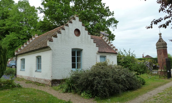 Spixworth Cabaña | Lodge Cottage - stunning garden, woodland walks near Norwich City & the Broads