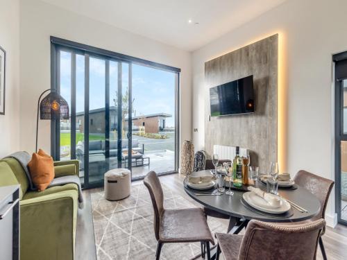 Llangefni Casa | Lodge Five - Uk42797