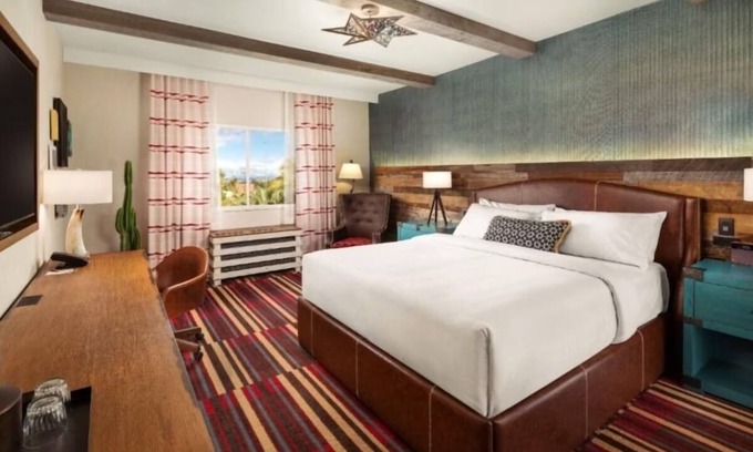 Enterprise Hotel | Lodge King Pool View at Silverton Hotel and Casino, Free Parking, Outdoor Pool