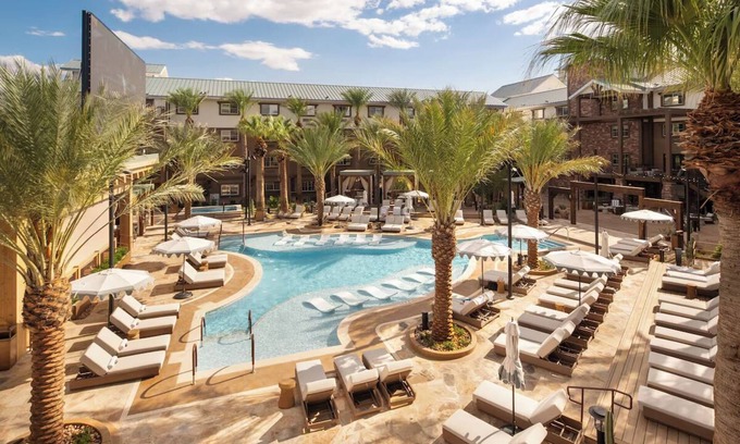 Enterprise Hotel | Lodge Queen Pool View at Silverton Hotel and Casino, Free Parking