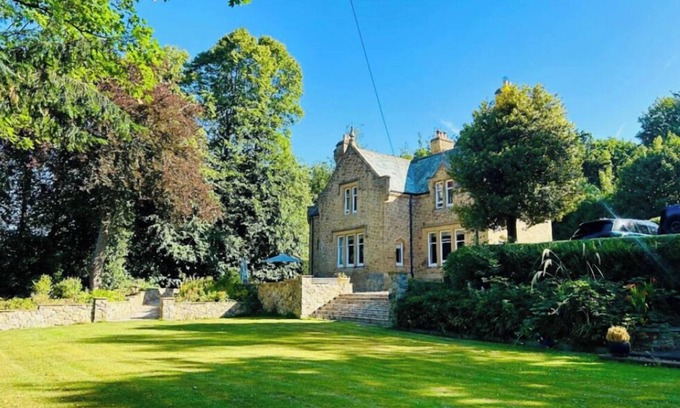 Gateshead Casa | Lodge - Sleeps 18, pet friendly & free parking