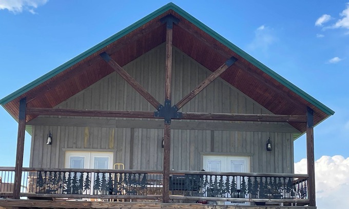 Deadwood Casa | Lodge style home with views of Centennial Valley close to Deadwood.