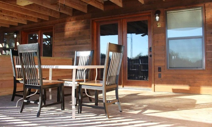 Canyon Lake Cabina | Lodge Suite Downstairs W/ Deck - 103
