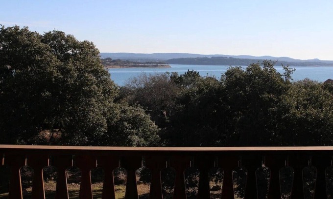 Canyon Lake Cabina | Lodge Suite Upstairs W/ Deluxe Balcony - 208