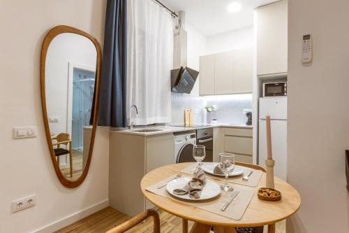 Barceloneta Apartamento | Lodging Apartments Almirall Beach B1