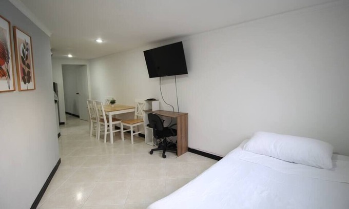Robledo Apartamento | Lodging in Stadium area, Colombia Av and Laureles