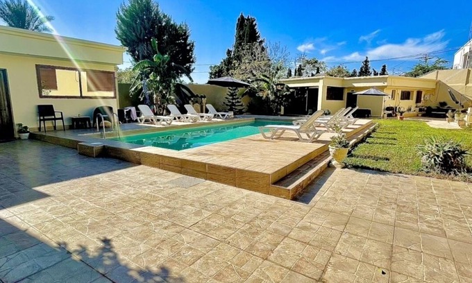 La Fayette Apartamento | Lodging with panoramic views on the edge of a lawn garden and swimming pool