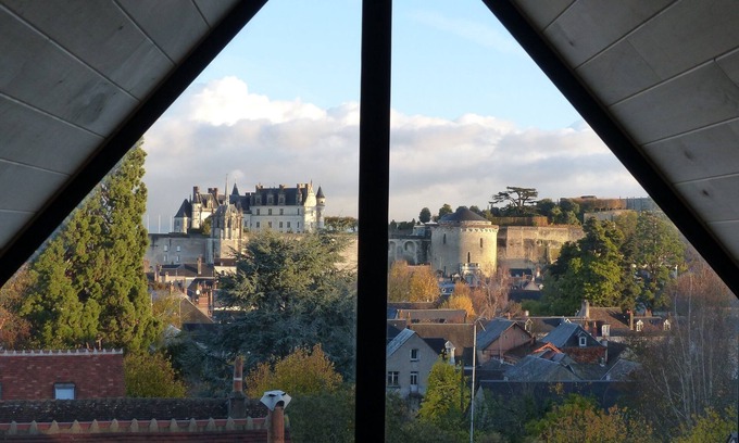 Amboise Cabaña | Loft 3 * en parte troglo, centro de la ciudad, estacionamiento, jardín, excelente vista, 4/5 personas