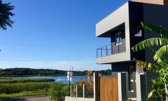 Lagoa Pequena Casa | LOFT y SUITE - Vista a la laguna junto a la playa - Lagoinha´s Guest House