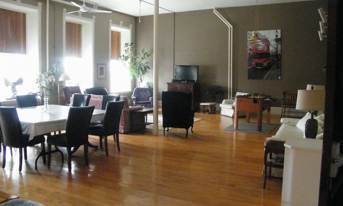 Gananoque Condominio | Apartamento Loft, centro de la ciudad de Gananque