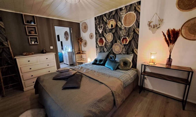 Tavigny Apartamento | Aux champs des cloches-Loft-Moderno-Baño con ducha-Vista al campo