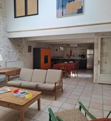 Villeneuve-les-Avignon Apartamento | Loft avec patio Villeneuve les Avignon