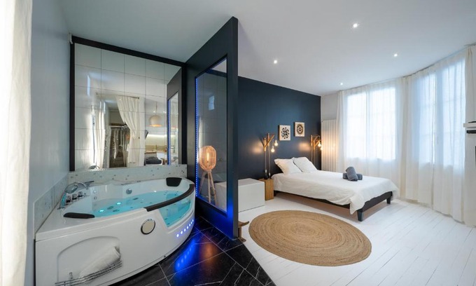 Marengo - Jolimont Apartamento | LOFT Clim - Jacuzzi Centre Gare - Parking gratuit