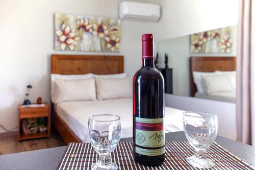 Papagou-Holargos Apartamento | Loft condo next to metro station. Amazing view!