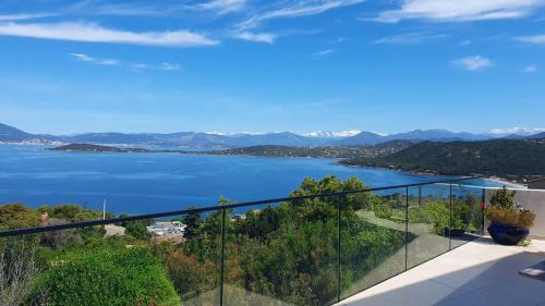 Verghia Apartamento | loft de standing 150 m2 vue mer,de 2 à 6 pers à Mare e Sole Plage d'argent Verghia