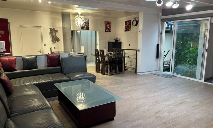 Livry-Gargan Casa | Loft house, jacuzzi. near, Paris, Disneyland, Paris